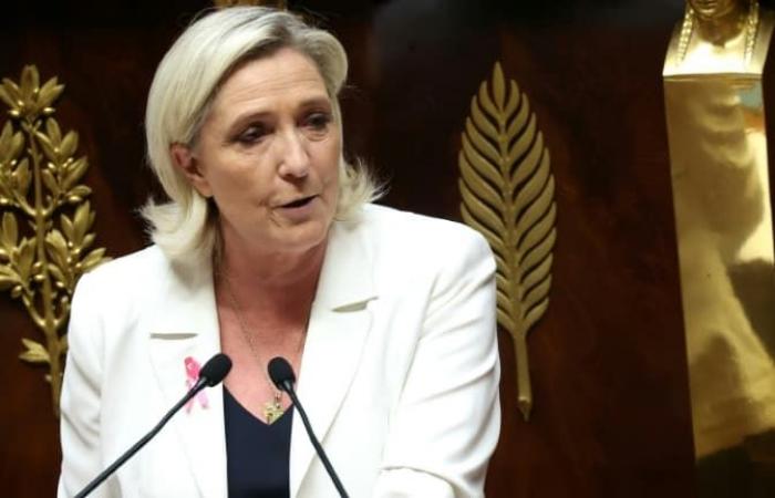 Marine Le Pen chiede al governo di abbandonare la deindicizzazione delle pensioni per sfuggire alla censura