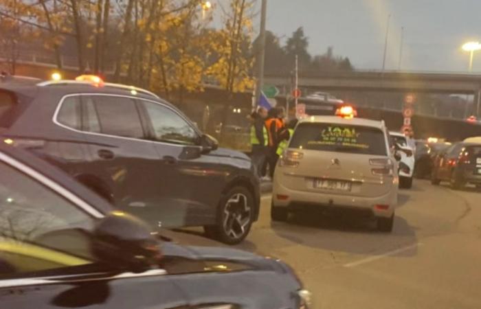 Lione bloccata dai taxi questo lunedì: punti da evitare