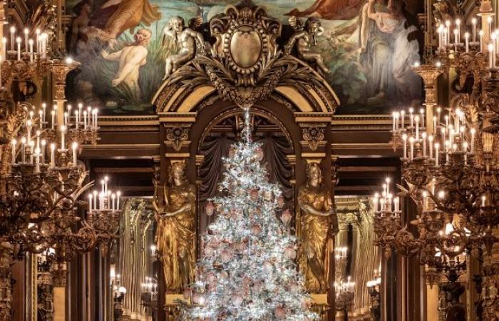 La top 10 degli alberi di Natale più belli di Parigi 2024: tanto da farti brillare gli occhi