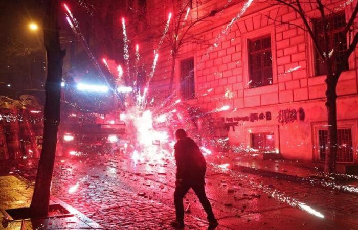 Quarta notte di manifestazioni e scontri in Georgia