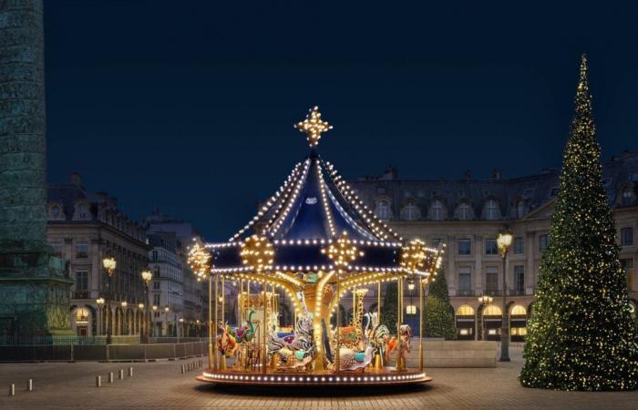 Louis Vuitton installa una giostra nel mezzo di Place Vendôme