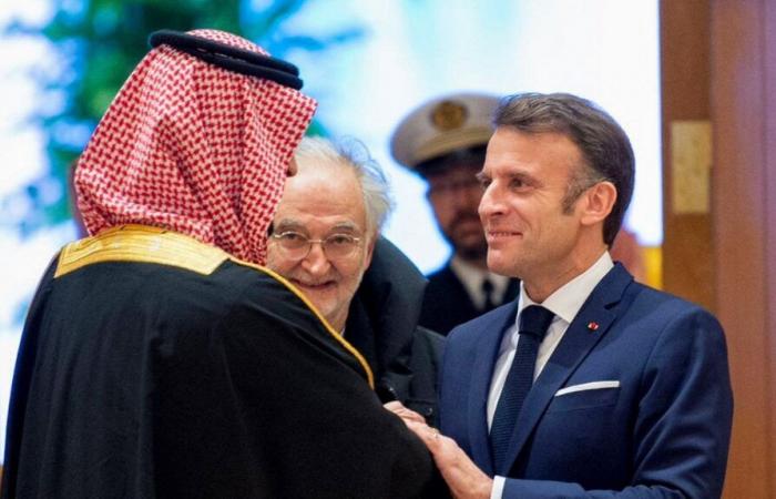 Emmanuel Macron annuncia una conferenza sulla creazione di uno Stato palestinese nel giugno 2025, co-presieduta da Francia e Arabia Saudita