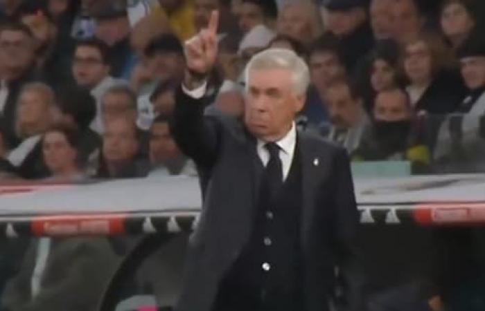 quando Rodrygo vuole calciare un rigore al posto di Mbappé ma viene richiamato all’ordine da Ancelotti