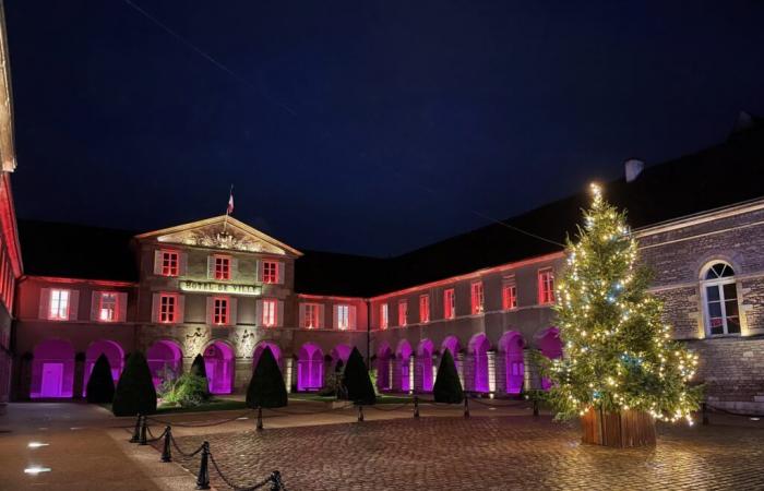 Immagine del giorno – Beaune si illumina per l'Orange Day: un impegno contro la violenza sulle donne