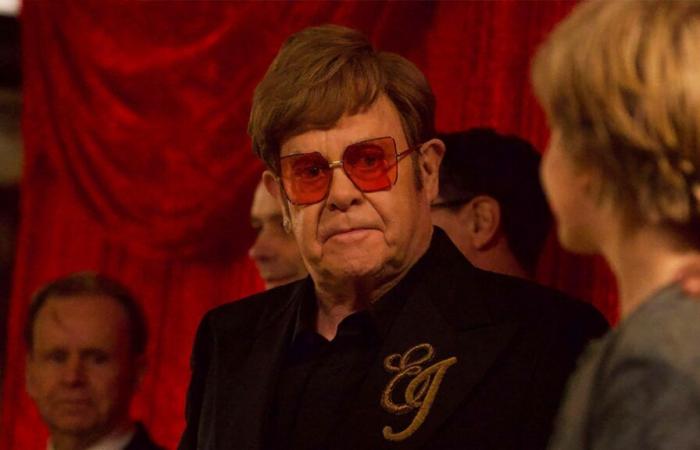 Elton John impossibilitato a vedere il suo musical “Il diavolo veste Prada”: ecco il motivo