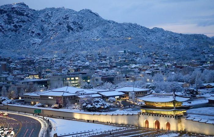 Seul, Corea del Sud, neve: gioia e sconvolgimento quando le nevicate record di novembre colpiscono la capitale