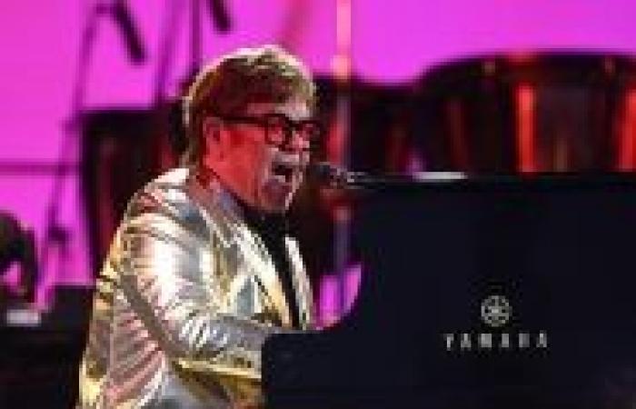 Elton John impossibilitato a vedere il suo musical “Il diavolo veste Prada”: ecco il motivo