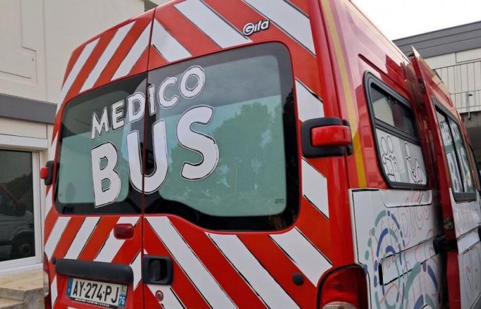 Inaugurazione del Medicobus, che attraversa Vaucluse per curare le persone più bisognose