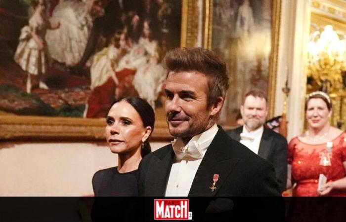 Frac e abito da sera: David e Victoria Beckham, ospiti a sorpresa a Buckingham Palace