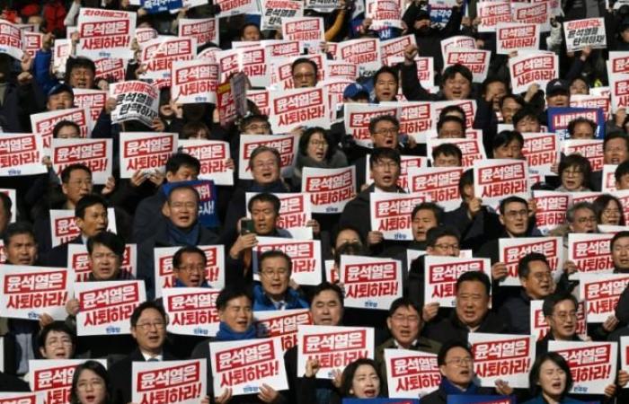 I manifestanti chiedono l’impeachment del presidente