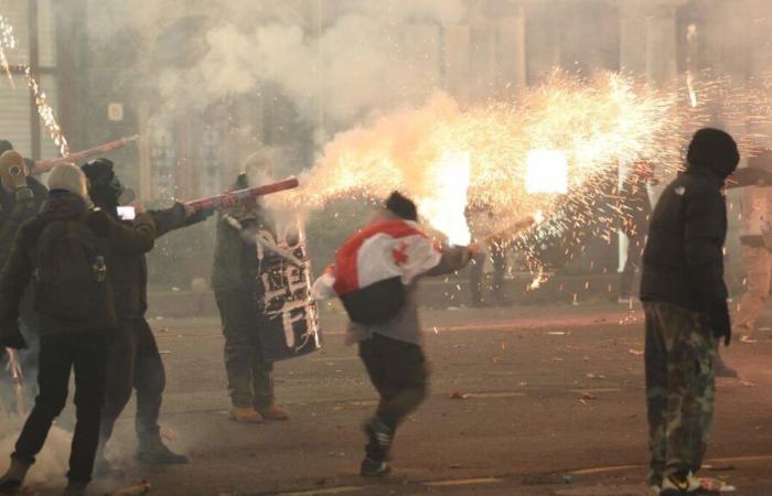 Georgia: la polizia usa idranti e gas lacrimogeni durante un'altra serata di manifestazioni pro-UE