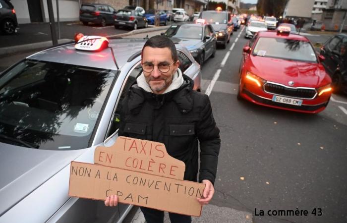 I taxi dell'Alta Loira si vedono e sentono a Puy-en-Velay