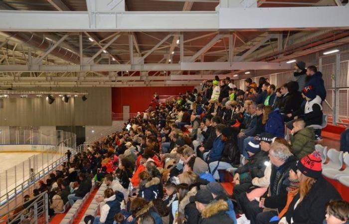 Hockey su ghiaccio: una partita della seconda divisione francese a Dreux: “È un sogno a occhi aperti!”