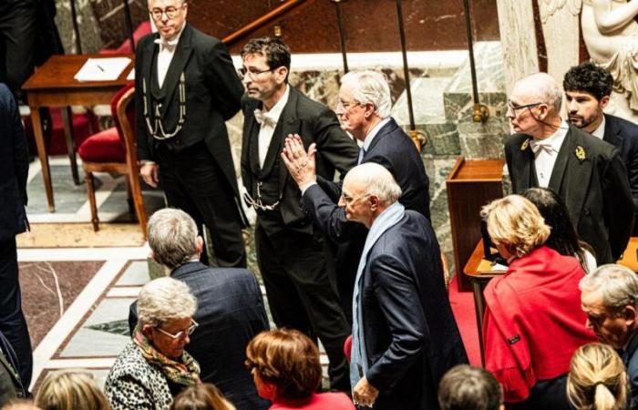 Dopo la caduta del governo, Emmanuel Macron si rivolgerà giovedì ai francesi