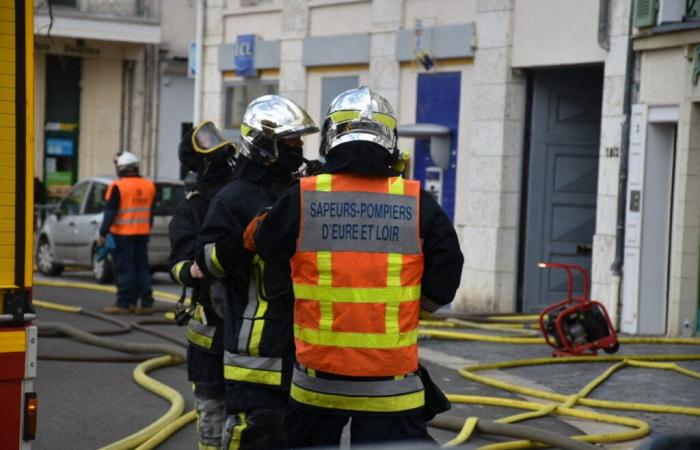 Incendio di una friggitrice in un palazzo a Lucé, ferita una donna di 83 anni