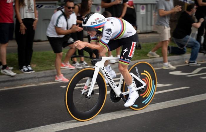 Remco Evenepoel, medaglia d'oro olimpica e campione del mondo, subisce fratture multiple in un incidente –