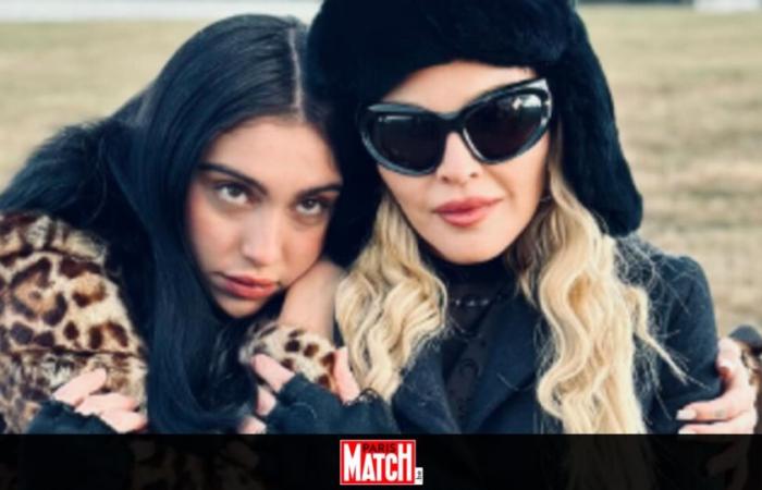 Foto di famiglia per Madonna: la star circondata da tutti i figli e dal padre per il Ringraziamento