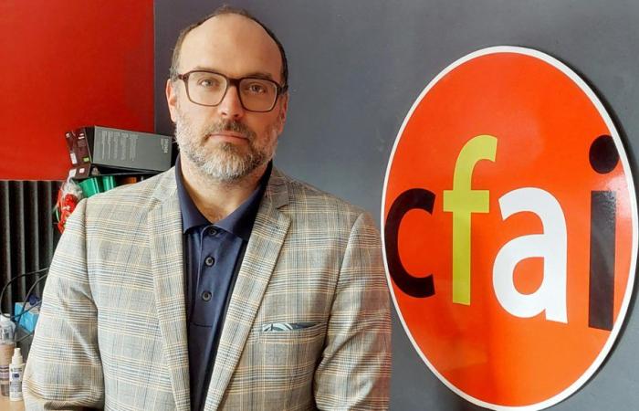 La radio CFAI sta gradualmente raddrizzando la nave