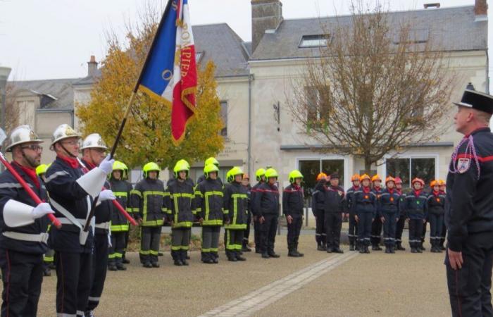 vigili del fuoco volontari sotto i riflettori