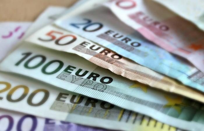 L’euro e il dollaro stabiliscono nuovi record sul mercato valutario parallelo