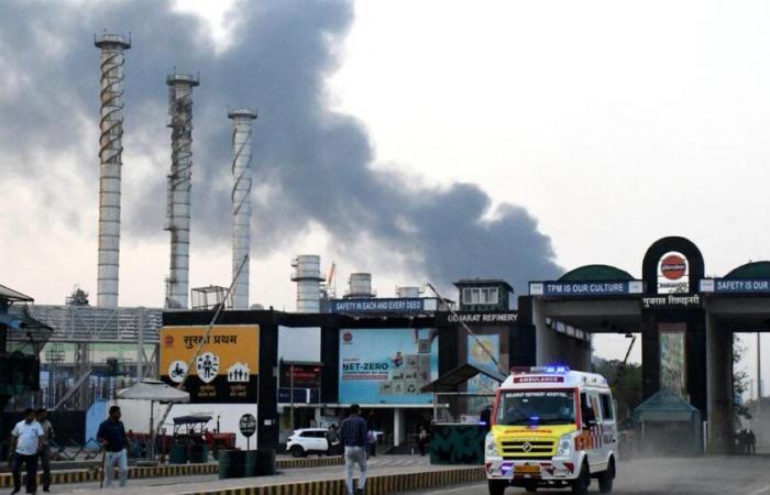 due morti e tre dispersi nell'incendio del deposito di carburante