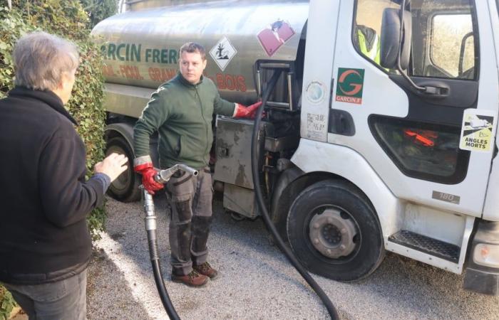 Destinato a scomparire, il riscaldamento a gasolio resiste nelle Alpi dell'Alta Provenza