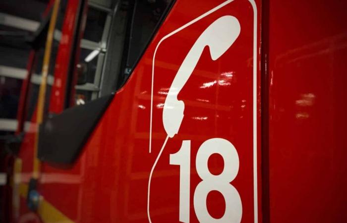 un veicolo in fiamme sull'autostrada A9, nel settore Lunel