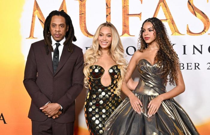 Jay-Z, Beyoncé e Blue Ivy uniti: outfit strepitosi e grandi sorrisi… Nonostante le accuse di stupro, danno l'impressione (Foto)