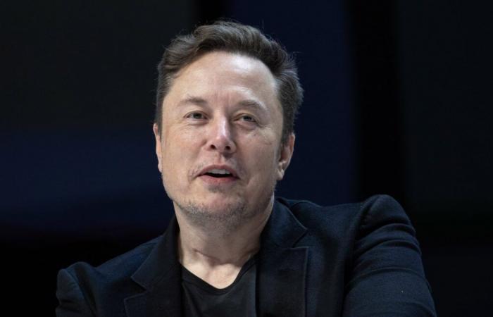 Elon Musk diventa il primo a superare i 400 miliardi di dollari