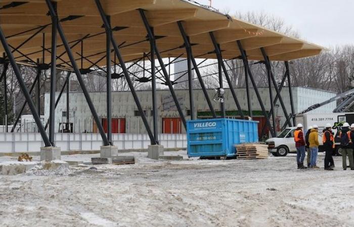 L’apertura della pista di pattinaggio al coperto al Victoria Park è prevista prima di Natale