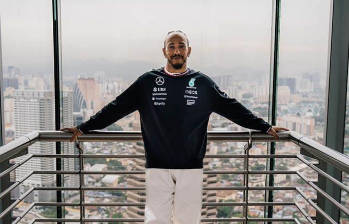 Formula 1 | Hamilton inizia il tour d’addio della Mercedes F1 alla Petronas