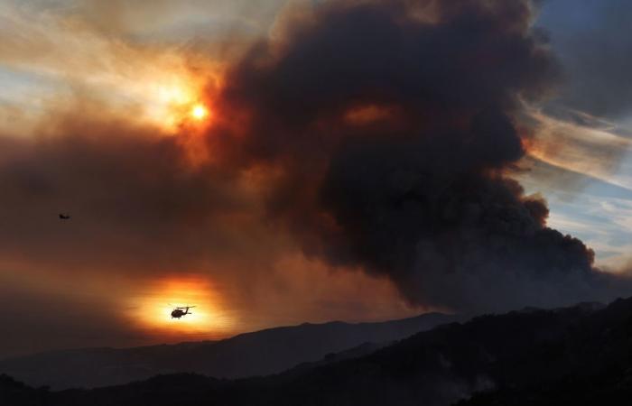 Incendio di Malibu: 18.000 residenti rischiano l’evacuazione poiché persistono gli avvisi di incendio della Bandiera Rossa