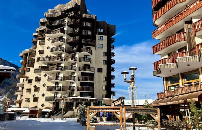 Rischio di crollo di un edificio a Les Orres nelle Alte Alpi prima dell'apertura della stazione