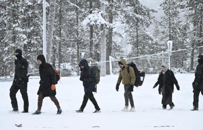 Gli Stati membri possono limitare l’accoglienza dei migranti “strumentalizzati” dalla Russia, decide l’Unione Europea