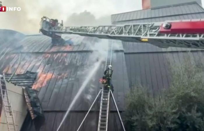 “Siamo devastati”: le immagini del tetto della chiesa di San Francesco in fiamme a Montpellier