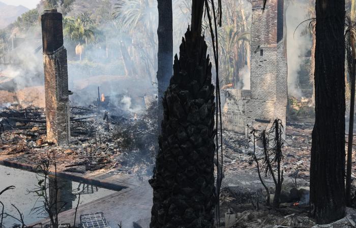 le impressionanti immagini del megaincendio di Malibu, dove sono stati evacuati migliaia di residenti