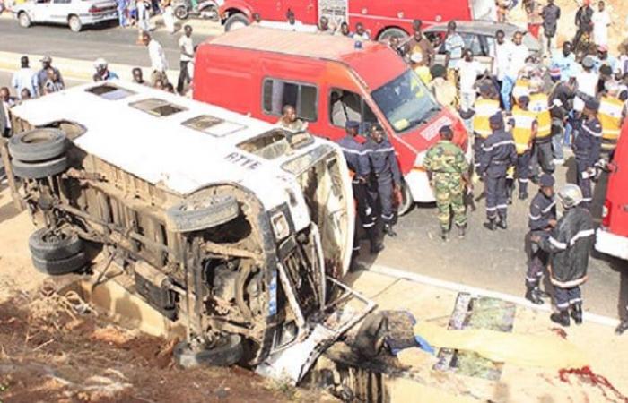 Tre morti e due feriti nello scontro tra un autobus e una minicar