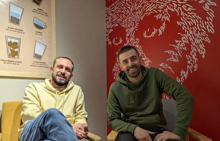 Con la loro caffetteria in stile francese, Kévin e Sigismond intendono partecipare alla rivitalizzazione del cuore storico di Villeneuve-sur-Lot