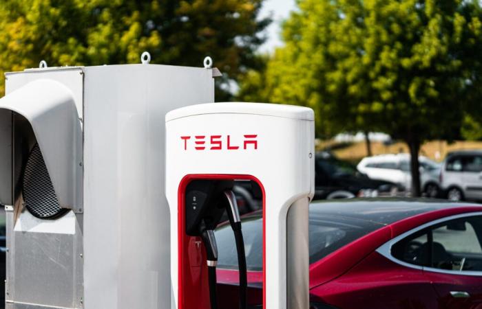 Tesla distribuirà i suoi Supercharger V4 in Cina