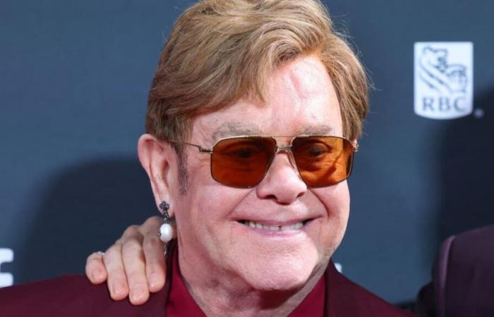 Elton John definisce la decisione di Justin Trudeau “uno dei più grandi errori di tutti i tempi”