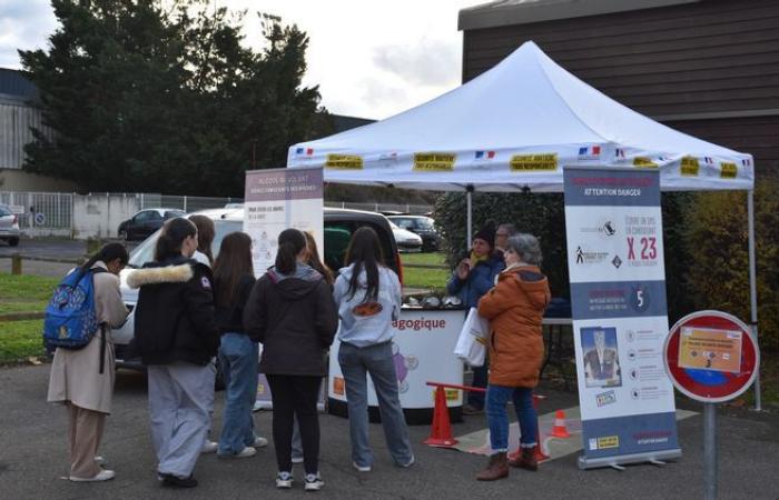 Hanno ribaltato un autobus per formare questi studenti dell'Alta Loira in caso di incidente