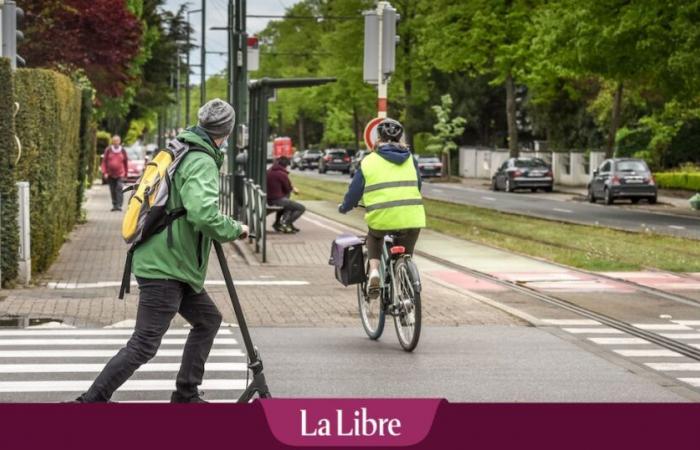 A Bruxelles presto monopattini e biciclette saranno vietati nelle zone pedonali sia di giorno che di sera