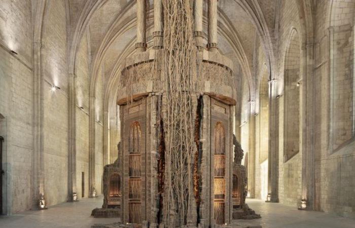 Mostra a Tolosa: le sculture monumentali di Eva Jospin da scoprire nella cappella La Grave