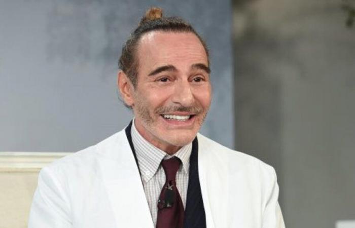 John Galliano lascia Maison Margiela col botto e alimenta il mistero sul resto della sua carriera