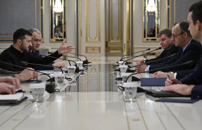 Macron si aspetta a Varsavia di rafforzare il sostegno all'Ucraina