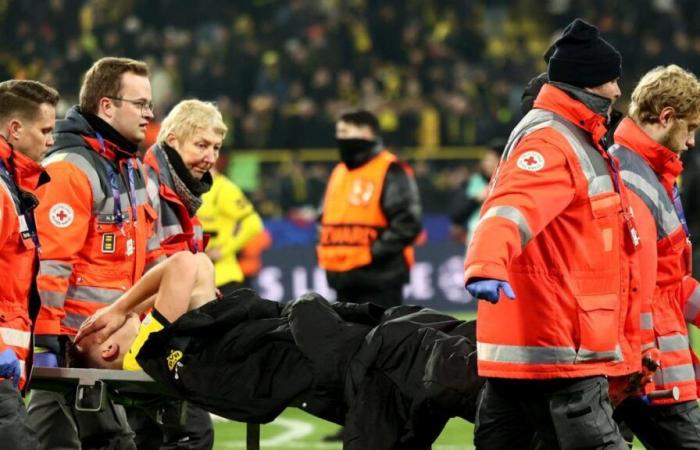 Nico Schlotterbeck: il difensore del BVB viene portato fuori dal campo con le lacrime sul viso