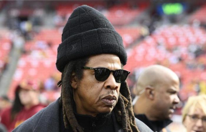 La NFL sostiene Jay-Z dopo che una donna lo ha accusato di stupro quando aveva 13 anni