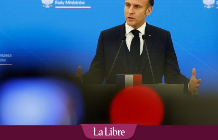 Macron non ha ancora nominato il nuovo primo ministro: “Stiamo assistendo al rogo delle vanità”