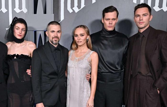 Lily-Rose Depp sembra angelica alla premiere di Los Angeles di 'Nosferatu'