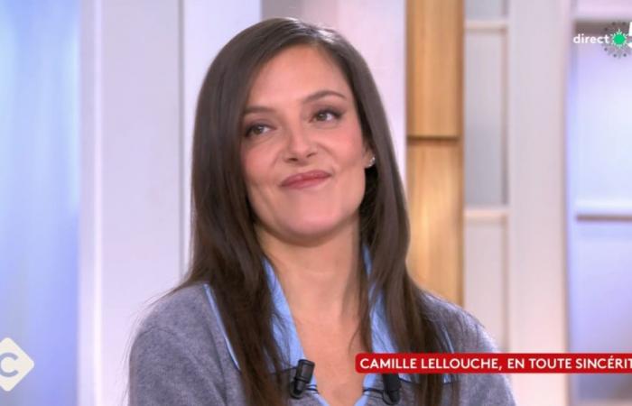 Camille Lellouche, commossa, rende omaggio al suo amico musicista defunto